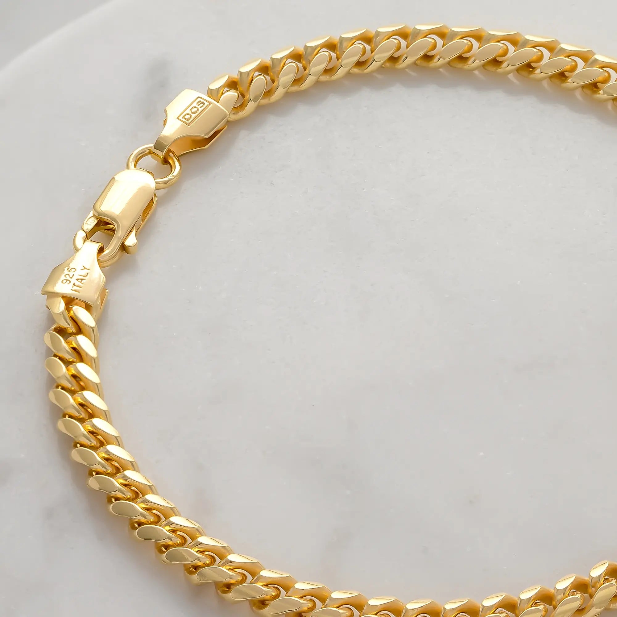 Zoomed links on the 5mm Gold Cuban Bracelet