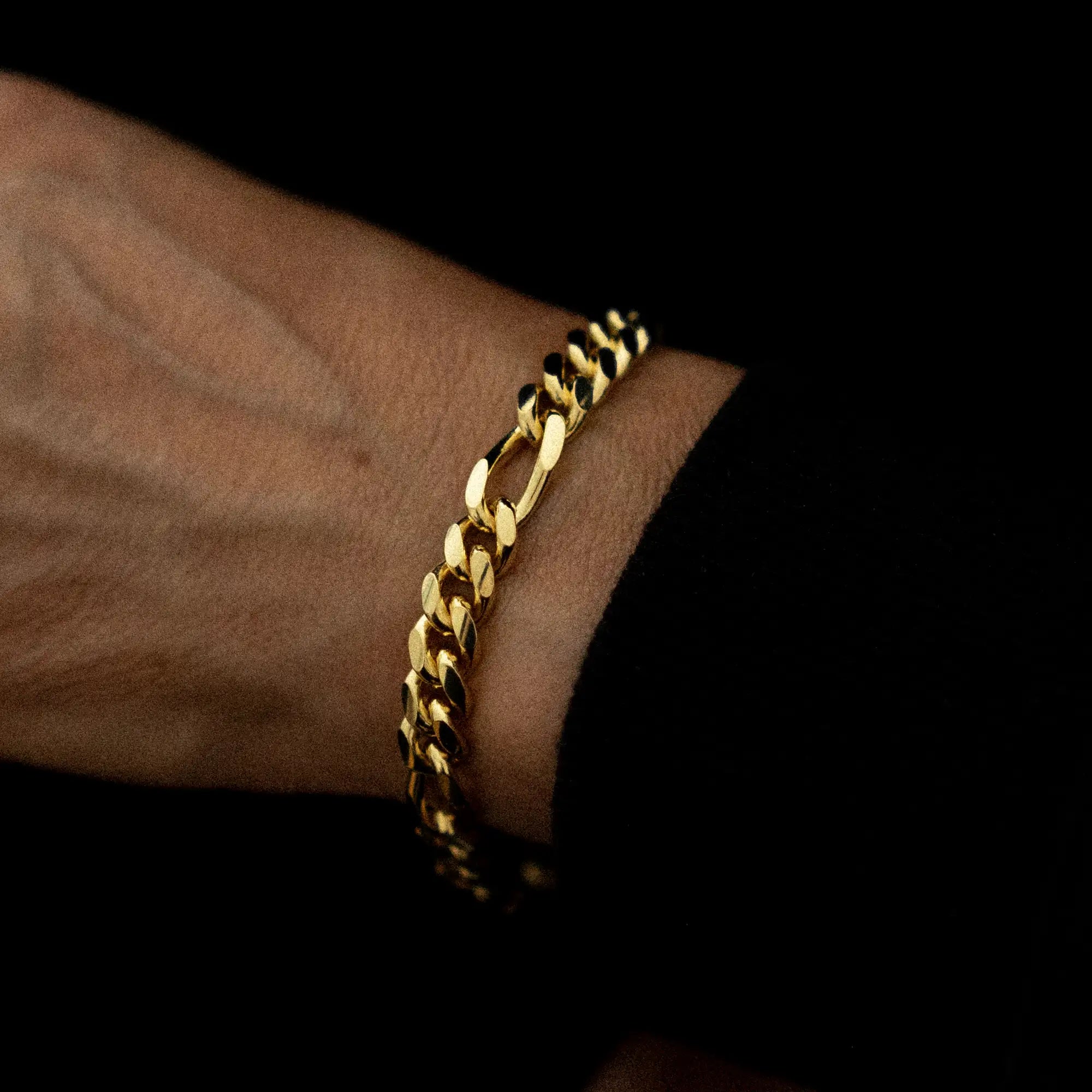 Figaro Bracelet 8mm Gold