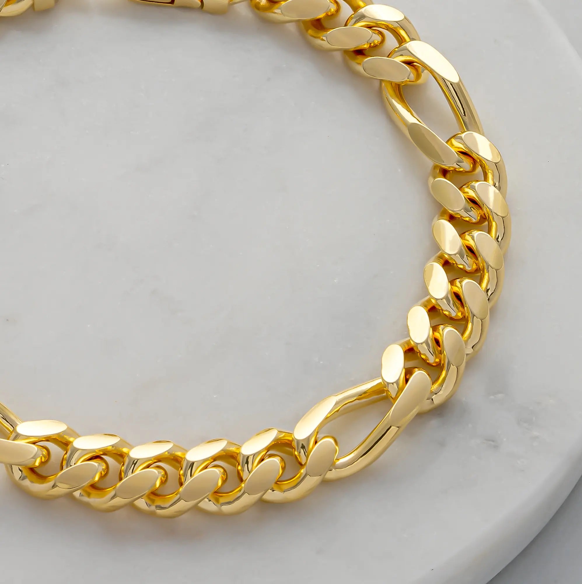 8mm Gold Figaro Bracelet