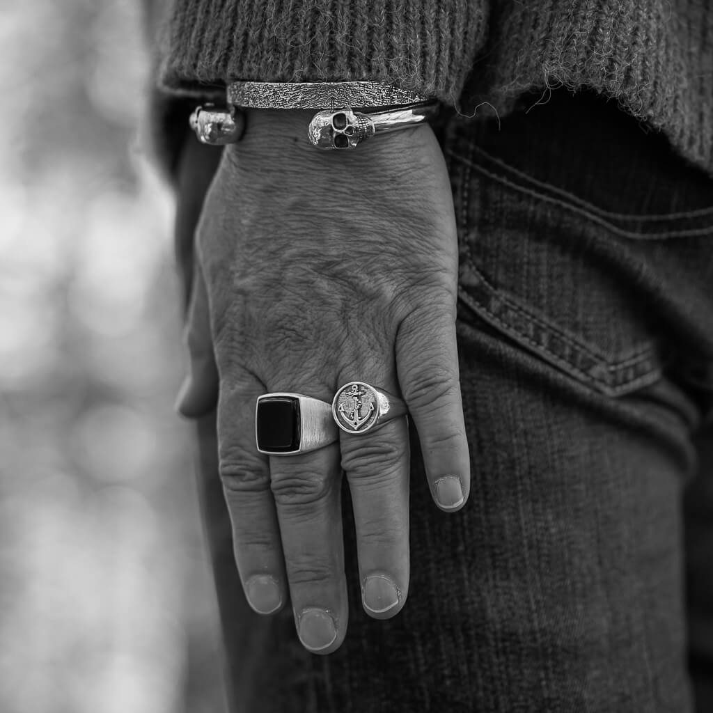 Anchor sales signet ring