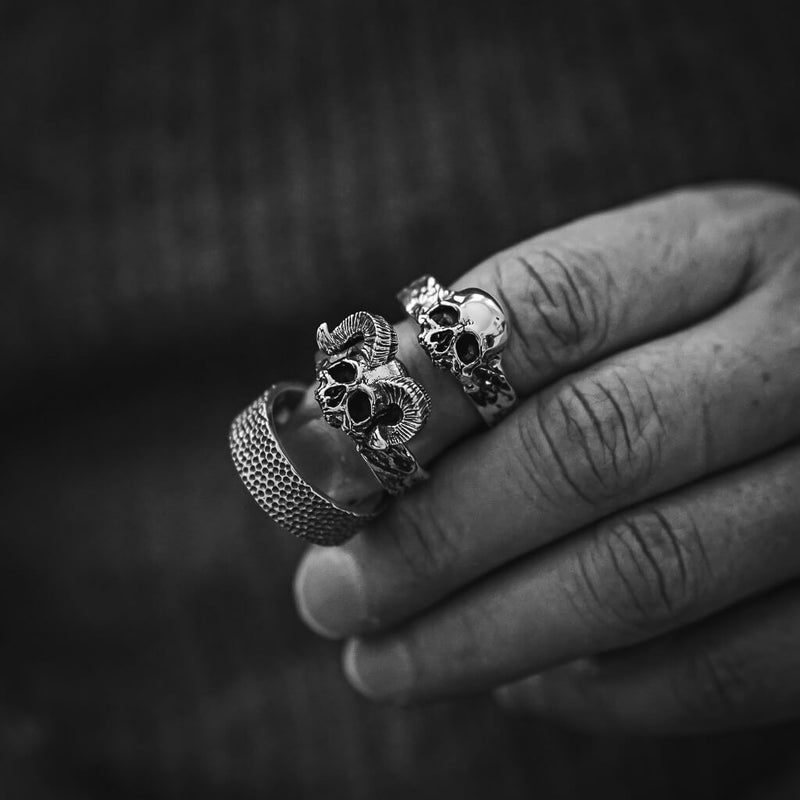 Horned Plague Skull Ring