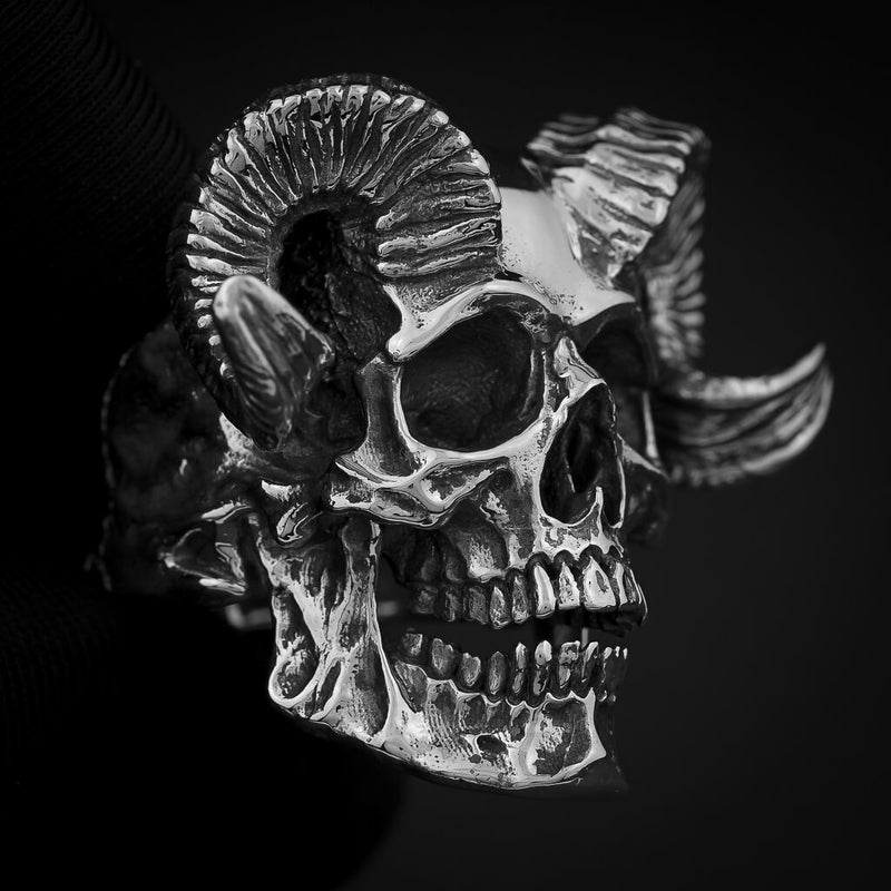 Horned Anatomical Skull Ring