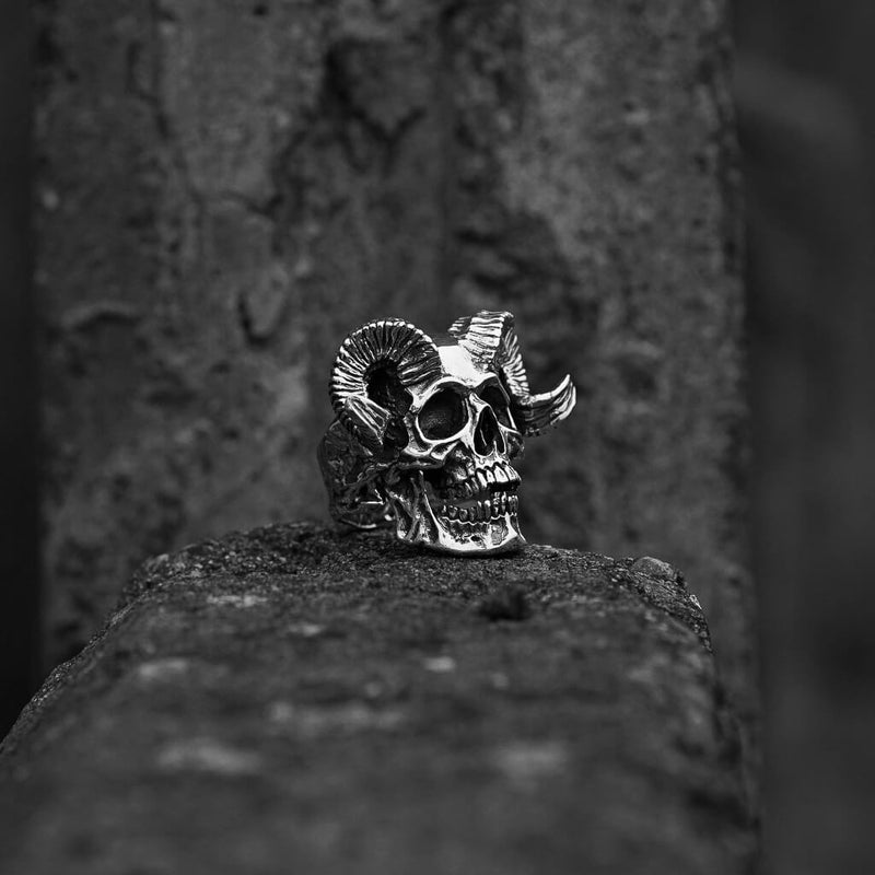 Horned Anatomical Skull Ring