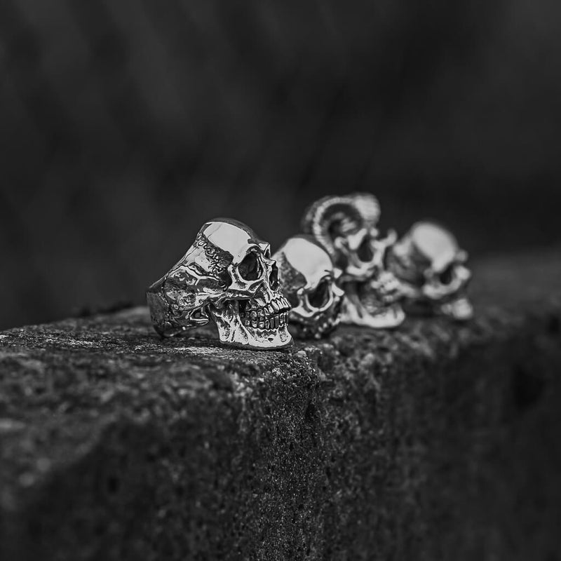 Big Anatomical Skull Ring