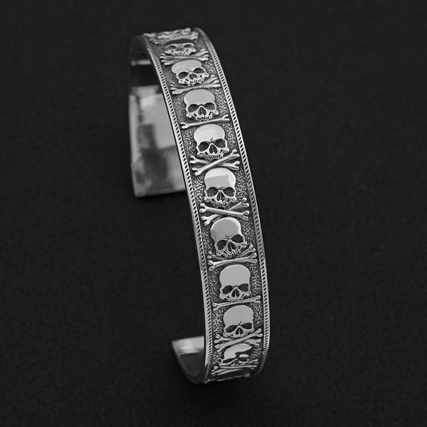 skull with bones bangle